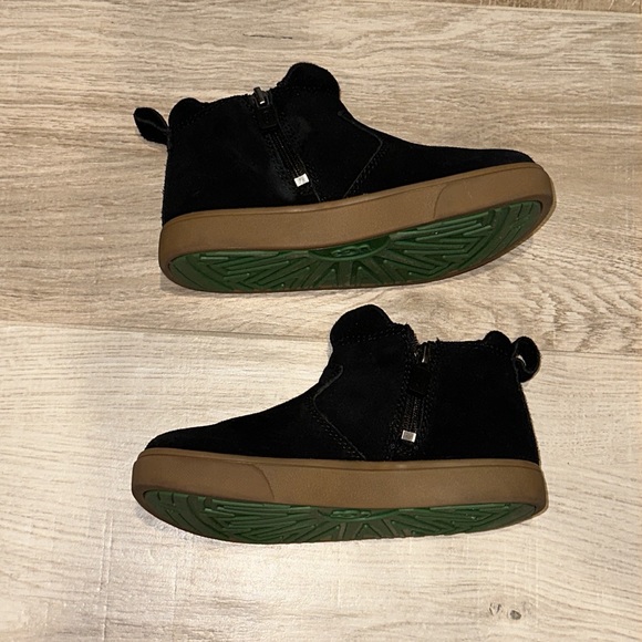 Little Kids Ugg Hamden Boot (12) - Picture 2 of 5